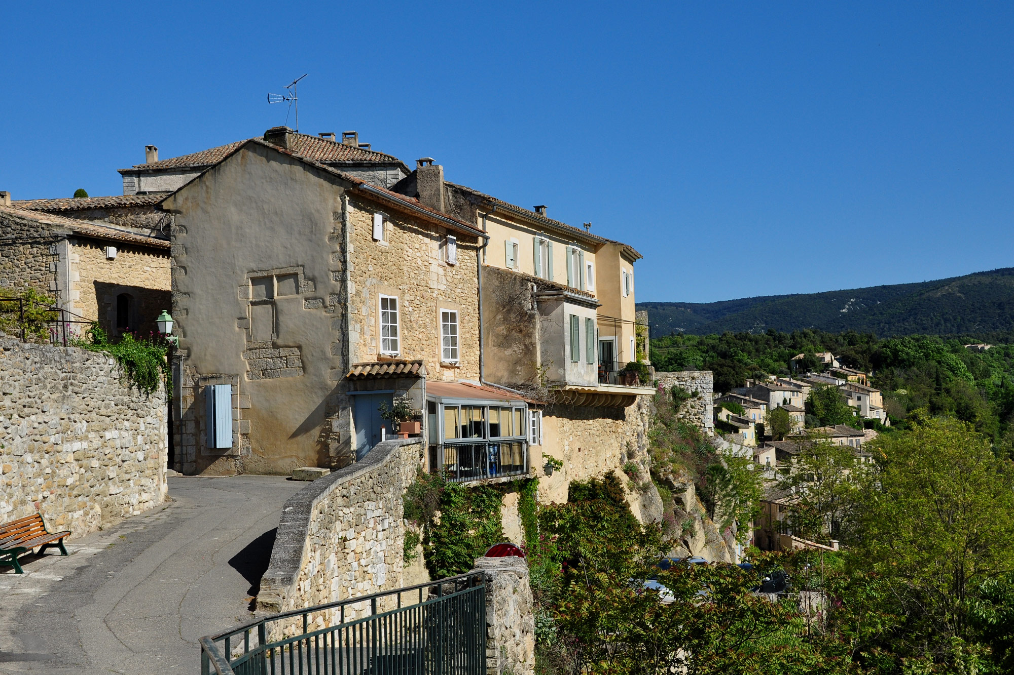 Menerbes